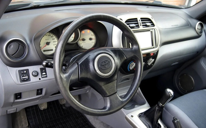 Toyota RAV4 cena 32900 przebieg: 115736, rok produkcji 2000 z Radom małe 596